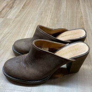Roper Brown Leather Mules